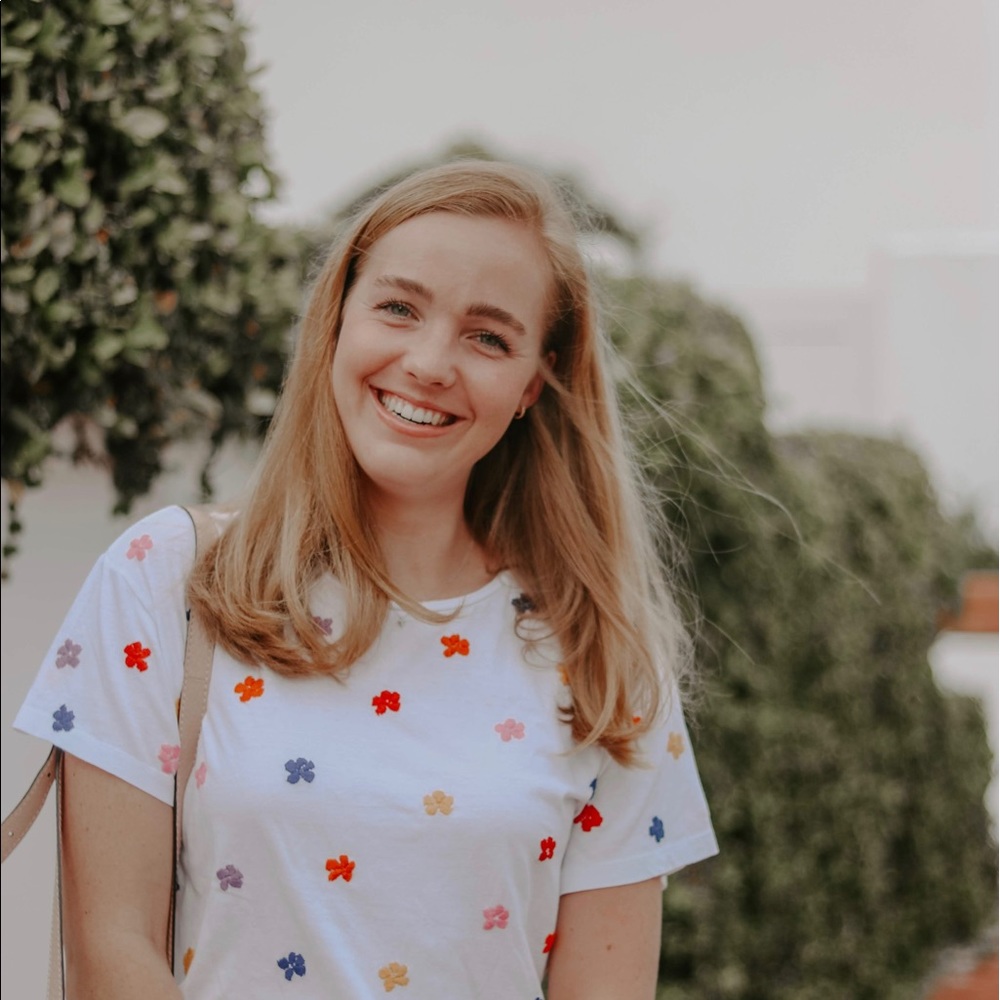 Meet your Posher, Elizabeth